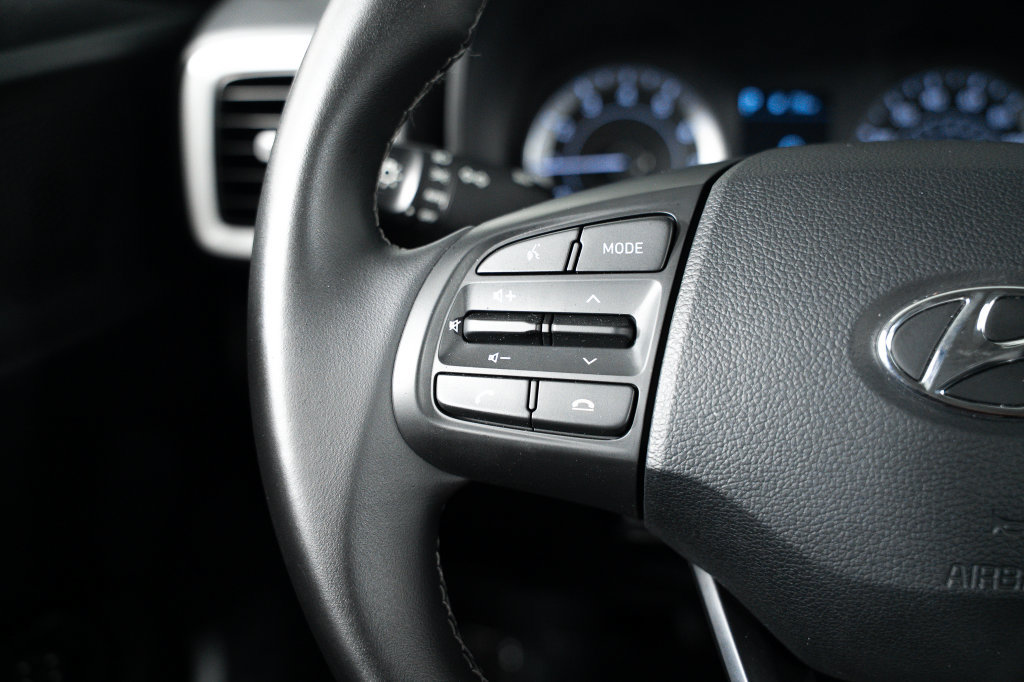 Certified 2022 Hyundai Venue Limited FWD image 29