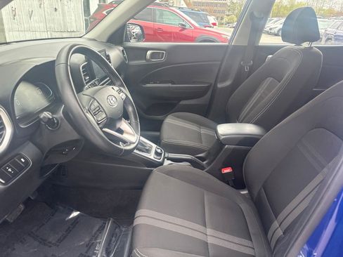 Certified 2023 Hyundai Venue SEL w/ Cargo Package FWD image 15