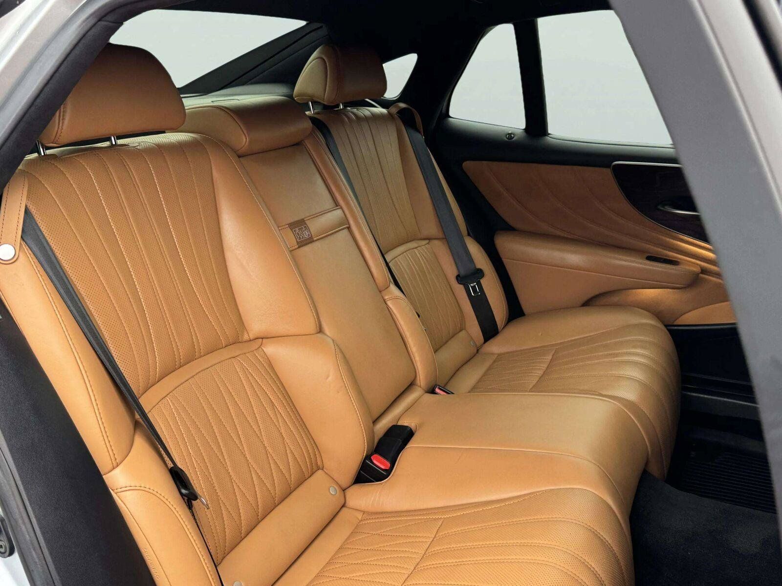 Used 2023 Lexus LS 500 w/ Interior Upgrade Package RWD image 36