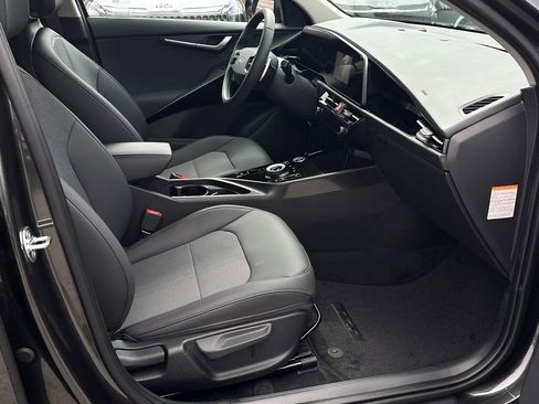 New 2026 Kia Niro Wind FWD image 7