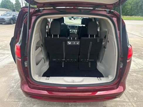 Used 2020 Chrysler Voyager LX w/ Cold Weather Group FWD image 23