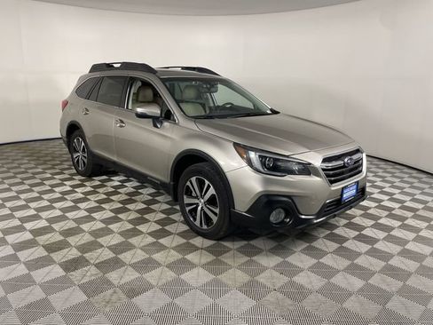 Used 2018 Subaru Outback 2.5i Limited AWD/4WD image 16