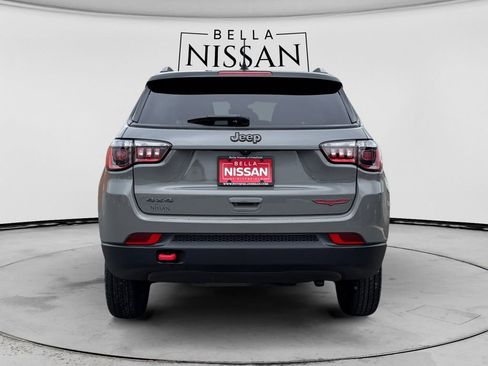Used 2022 Jeep Compass Trailhawk w/ Sun and Sound Group AWD/4WD image 4