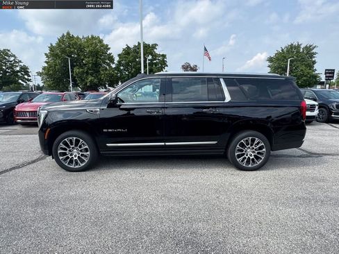 New 2026 GMC Yukon XL Denali w/ Sun & Power Step Package AWD/4WD image 2