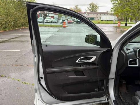 Used 2011 Chevrolet Equinox LT w/ Driver Convenience Package AWD/4WD image 16