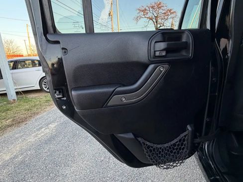 Used 2012 Jeep Wrangler Unlimited Sport image 16