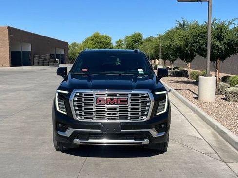 Used 2025 GMC Yukon XL Denali AWD/4WD image 4