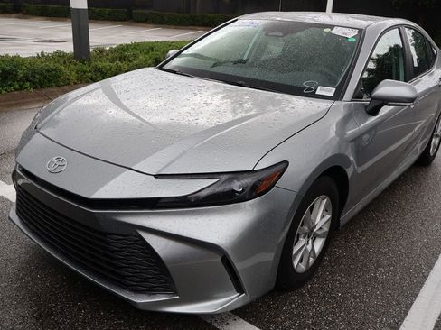 Used 2026 Toyota Camry LE FWD image 2