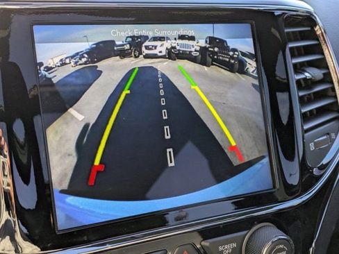 Used 2019 Jeep Grand Cherokee Trailhawk w/ Trailhawk Luxury Group image 18