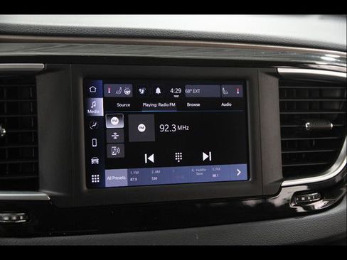 Used 2023 Chrysler Voyager LX FWD image 10