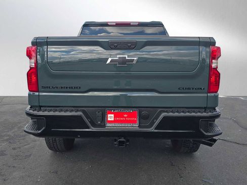 Used 2025 Chevrolet Silverado 1500 Custom Trail Boss w/ Turbomax Blackout Package image 4