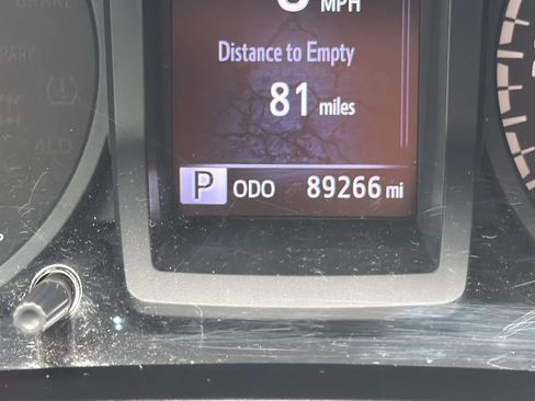 Used 2019 Toyota Tacoma SR w/ SR Convenience Package AWD/4WD image 17