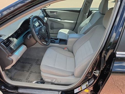 Used 2015 Toyota Camry LE FWD image 9