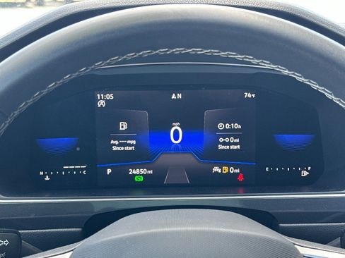 Used 2023 Volkswagen Tiguan SE R-Line image 23