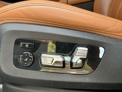 Used 2022 BMW X5 sDrive40i w/ M Sport Package RWD image 16