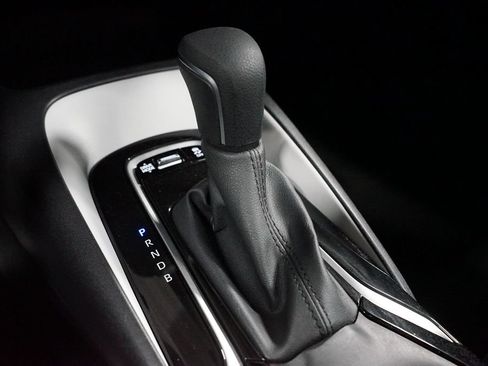 Certified 2025 Toyota Corolla SE FWD image 22