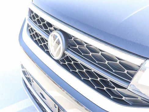 Used 2022 Volkswagen Taos SE image 9