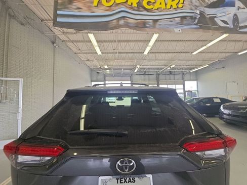 Used 2025 Toyota RAV4 XLE FWD image 5
