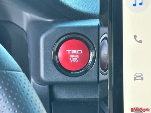 Certified 2025 Toyota 4Runner TRD Off-Road Premium AWD/4WD image 26