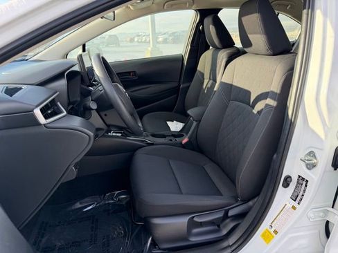 Used 2025 Toyota Corolla LE w/ LE Premium Package image 10