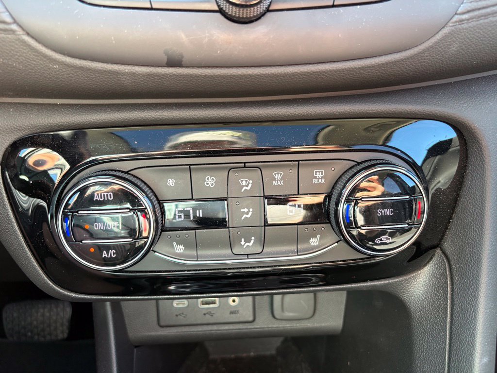 Used 2022 Buick Encore GX Select w/ Experience Buick Package FWD image 19