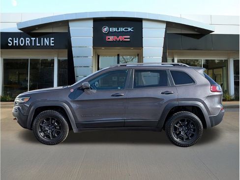 Used 2019 Jeep Cherokee Trailhawk w/ Cold Weather Group AWD/4WD image 6