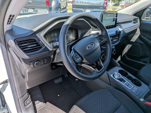 Used 2025 Ford Escape Active w/ Cold Weather Package AWD/4WD image 17
