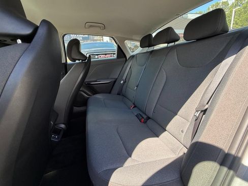 Used 2025 Kia K4 FWD image 17