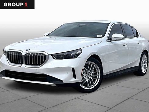 Used 2025 BMW 530i w/ Premium Package image 1