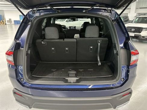 Used 2025 Honda Pilot Sport image 32