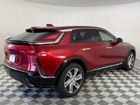 Certified 2024 Cadillac Lyriq Tech w/ Driver Assist Package AWD/4WD image 9