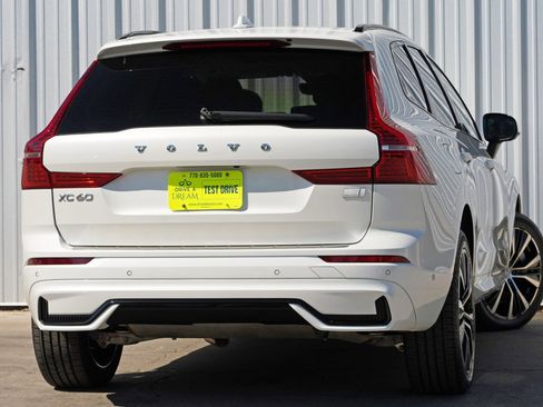 Used 2023 Volvo XC60 T8 Plus w/ Climate Package image 5