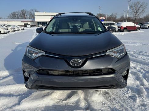 Used 2017 Toyota RAV4 Limited image 8