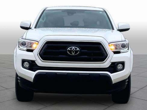 Used 2023 Toyota Tacoma SR5 RWD image 4