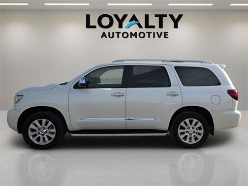 Used 2021 Toyota Sequoia Platinum image 4