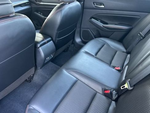 Used 2024 Nissan Altima 2.5 SR FWD image 14