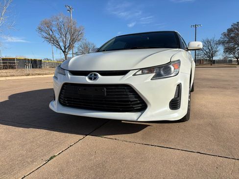 Used 2016 Scion tC image 5