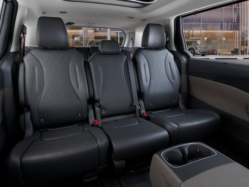 New 2026 Kia Carnival SX FWD image 16