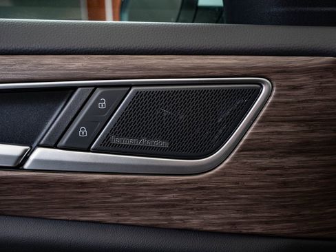 Used 2025 Volkswagen Atlas SEL Premium R-Line image 29