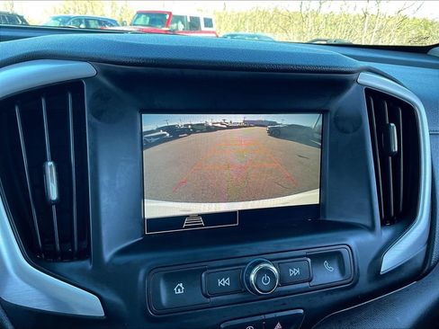 Used 2024 GMC Terrain SLE AWD/4WD image 18