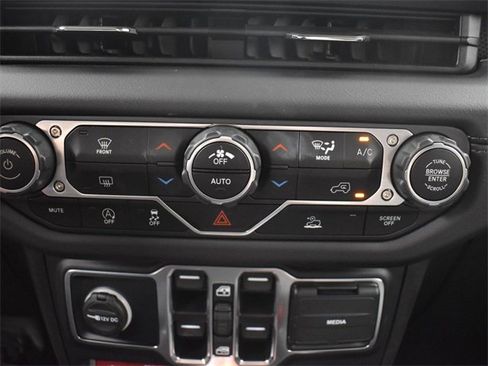 Used 2024 Jeep Wrangler Unlimited Rubicon image 19