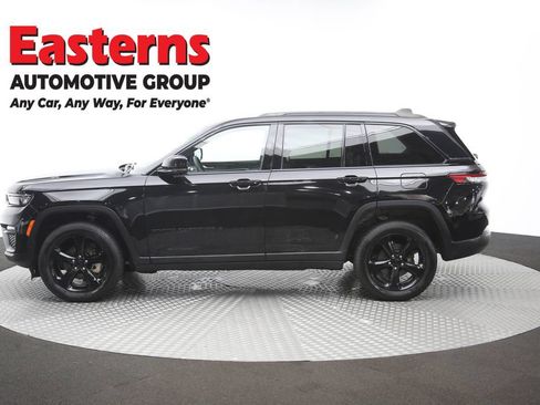 Used 2023 Jeep Grand Cherokee Limited w/ Black Appearance Package AWD/4WD image 62