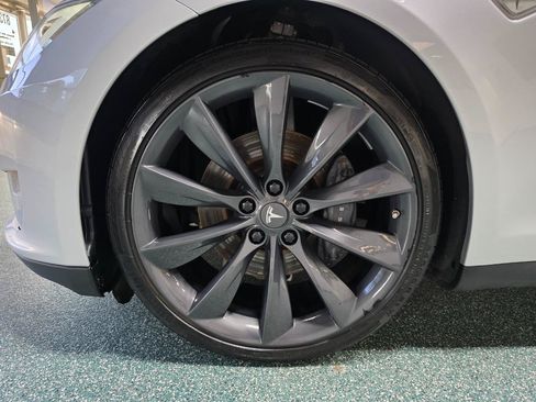 Used 2013 Tesla Model S Performance RWD image 12