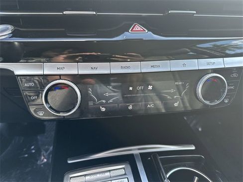 Used 2023 Genesis G80 2.5T image 17