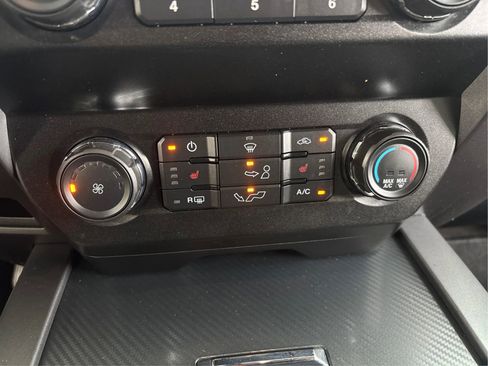 Used 2020 Ford F150 XLT w/ Equipment Group 302A Luxury AWD/4WD image 38