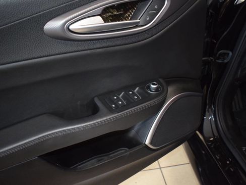 Used 2022 Alfa Romeo Giulia Veloce image 21