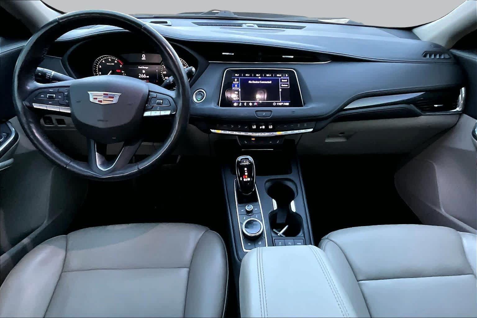 Used 2020 Cadillac XT4 Premium Luxury w/ Cold Weather Package FWD image 15