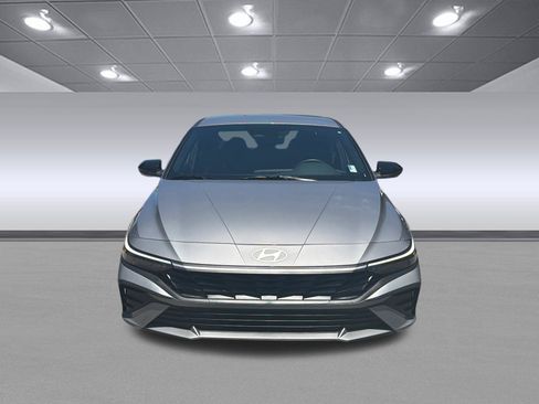 Certified 2026 Hyundai Elantra SEL FWD image 4