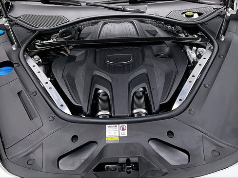 Used 2023 Porsche Panamera image 32