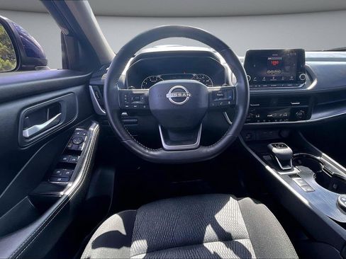 Used 2025 Nissan Rogue SV AWD/4WD image 9